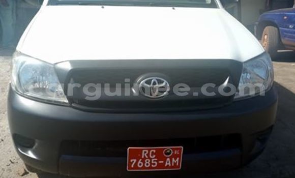 Acheter Occasion Voiture Toyota Hilux Blanc à Matoto, Conakry Acheter Occasion Voiture Toyota Hilux Blanc à Matoto, Conakry