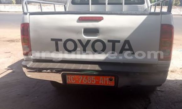 Acheter Occasion Voiture Toyota Hilux Blanc à Matoto, Conakry Acheter Occasion Voiture Toyota Hilux Blanc à Matoto, Conakry