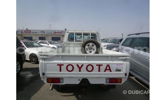 Buy Import Toyota Land Cruiser White Car in Import - Dubai in Conakry Buy Import Toyota Land Cruiser White Car in Import - Dubai in Conakry
