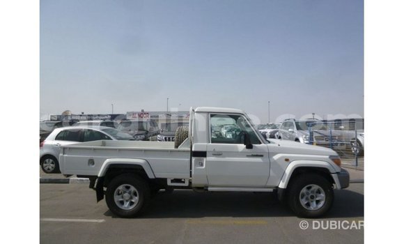 Buy Import Toyota Land Cruiser White Car in Import - Dubai in Conakry Buy Import Toyota Land Cruiser White Car in Import - Dubai in Conakry