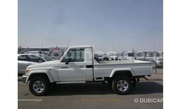 Buy Import Toyota Land Cruiser White Car in Import - Dubai in Conakry Buy Import Toyota Land Cruiser White Car in Import - Dubai in Conakry