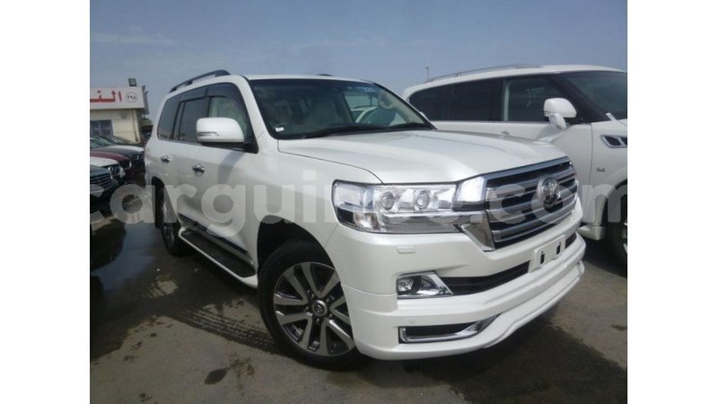 Big with watermark toyota land cruiser conakry import dubai 4621