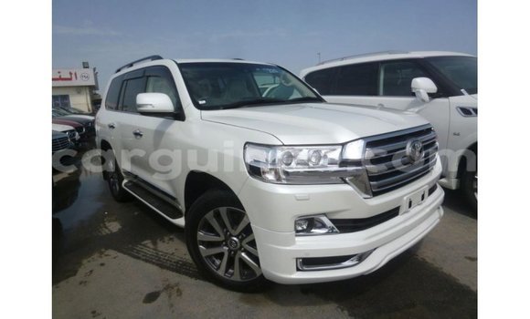 Buy Import Toyota Land Cruiser White Car in Import - Dubai in Conakry Buy Import Toyota Land Cruiser White Car in Import - Dubai in Conakry