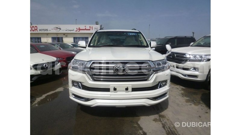 Big with watermark toyota land cruiser conakry import dubai 4621