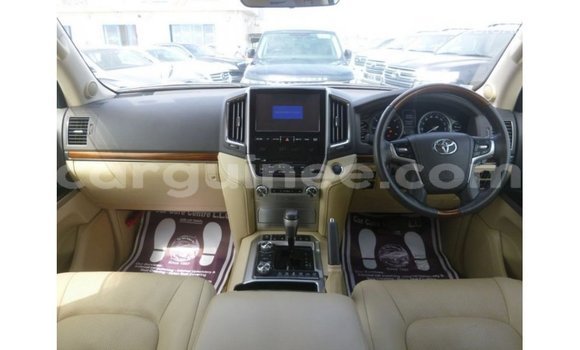 Buy Import Toyota Land Cruiser White Car in Import - Dubai in Conakry Buy Import Toyota Land Cruiser White Car in Import - Dubai in Conakry