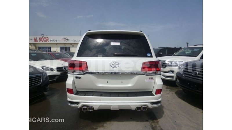 Big with watermark toyota land cruiser conakry import dubai 4621