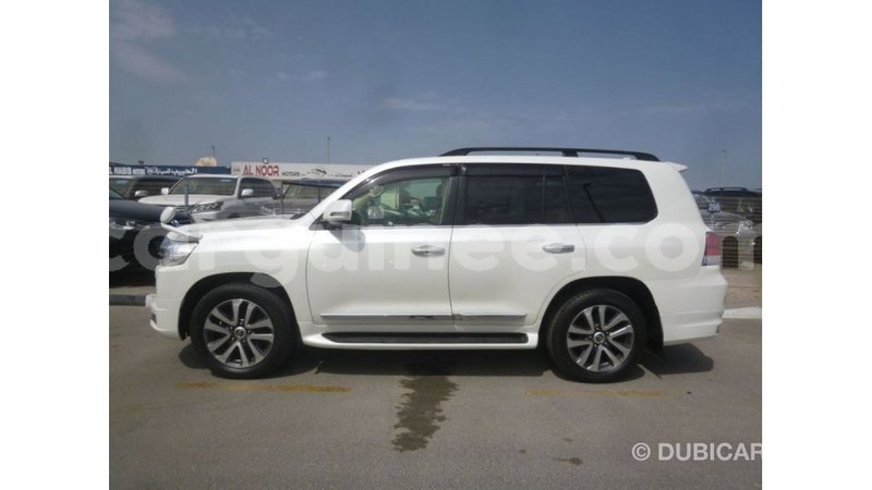 Big with watermark toyota land cruiser conakry import dubai 4621