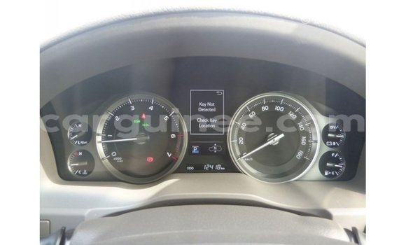 Buy Import Toyota Land Cruiser White Car in Import - Dubai in Conakry Buy Import Toyota Land Cruiser White Car in Import - Dubai in Conakry
