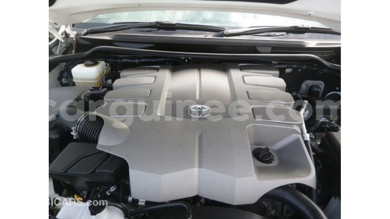 Big with watermark toyota land cruiser conakry import dubai 4621