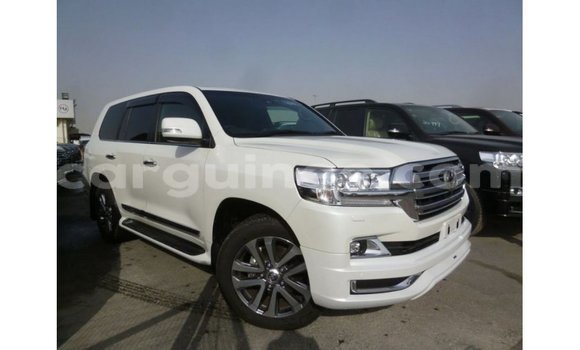 Buy Import Toyota Land Cruiser White Car in Import - Dubai in Conakry Buy Import Toyota Land Cruiser White Car in Import - Dubai in Conakry