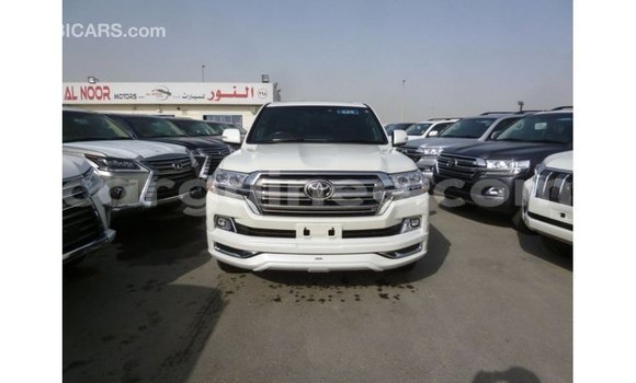 Buy Import Toyota Land Cruiser White Car in Import - Dubai in Conakry Buy Import Toyota Land Cruiser White Car in Import - Dubai in Conakry