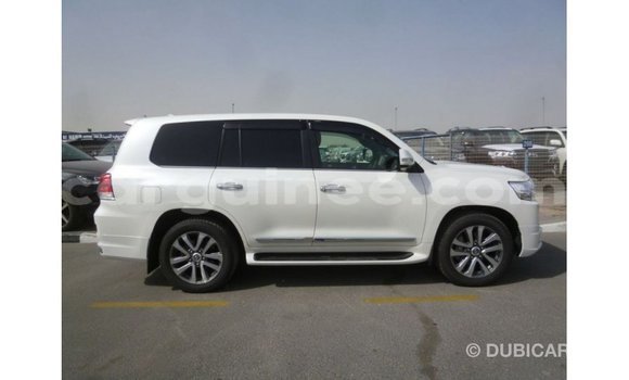 Buy Import Toyota Land Cruiser White Car in Import - Dubai in Conakry Buy Import Toyota Land Cruiser White Car in Import - Dubai in Conakry