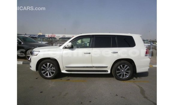 Buy Import Toyota Land Cruiser White Car in Import - Dubai in Conakry Buy Import Toyota Land Cruiser White Car in Import - Dubai in Conakry