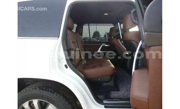 Buy Import Toyota Land Cruiser White Car in Import - Dubai in Conakry Buy Import Toyota Land Cruiser White Car in Import - Dubai in Conakry