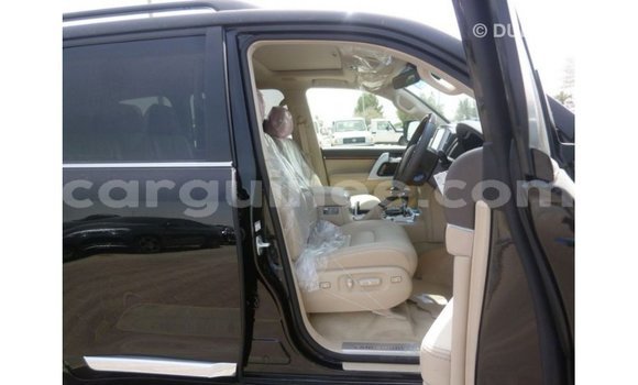 Buy Import Toyota Land Cruiser Black Car in Import - Dubai in Conakry Buy Import Toyota Land Cruiser Black Car in Import - Dubai in Conakry