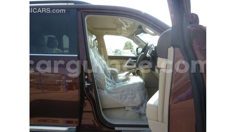 Big with watermark toyota land cruiser conakry import dubai 4626