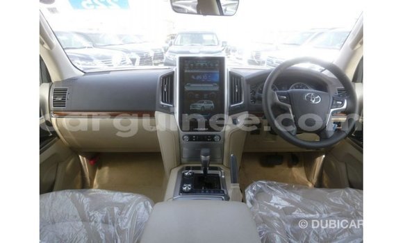 Buy Import Toyota Land Cruiser White Car in Import - Dubai in Conakry Buy Import Toyota Land Cruiser White Car in Import - Dubai in Conakry