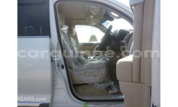 Buy Import Toyota Land Cruiser White Car in Import - Dubai in Conakry Buy Import Toyota Land Cruiser White Car in Import - Dubai in Conakry