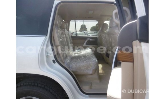 Buy Import Toyota Land Cruiser White Car in Import - Dubai in Conakry Buy Import Toyota Land Cruiser White Car in Import - Dubai in Conakry
