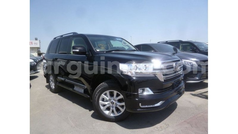 Big with watermark toyota land cruiser conakry import dubai 4628