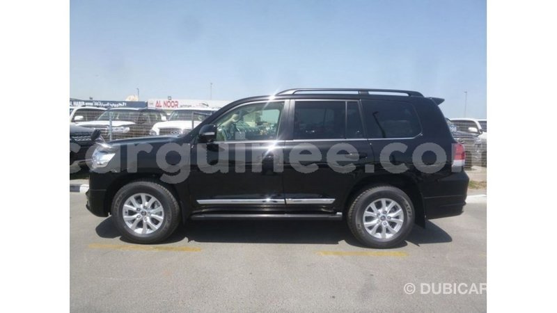 Big with watermark toyota land cruiser conakry import dubai 4628