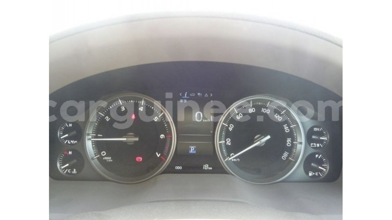 Big with watermark toyota land cruiser conakry import dubai 4628