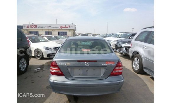 Buy Import Mercedes-Benz 190 Blue Car in Import - Dubai in Conakry Buy Import Mercedes-Benz 190 Blue Car in Import - Dubai in Conakry