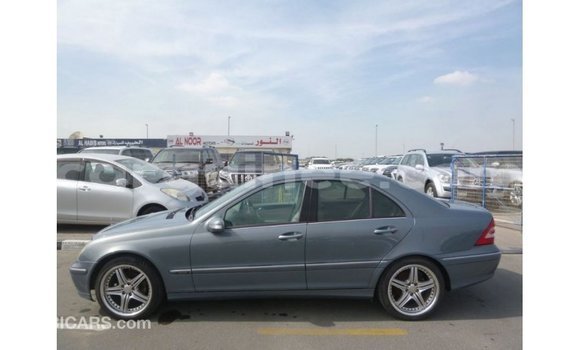 Buy Import Mercedes-Benz 190 Blue Car in Import - Dubai in Conakry Buy Import Mercedes-Benz 190 Blue Car in Import - Dubai in Conakry
