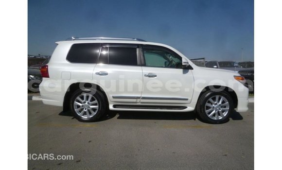 Buy Import Toyota Land Cruiser White Car in Import - Dubai in Conakry Buy Import Toyota Land Cruiser White Car in Import - Dubai in Conakry