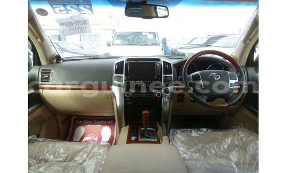 Buy Import Toyota Land Cruiser White Car in Import - Dubai in Conakry Buy Import Toyota Land Cruiser White Car in Import - Dubai in Conakry