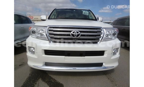 Buy Import Toyota Land Cruiser White Car in Import - Dubai in Conakry Buy Import Toyota Land Cruiser White Car in Import - Dubai in Conakry