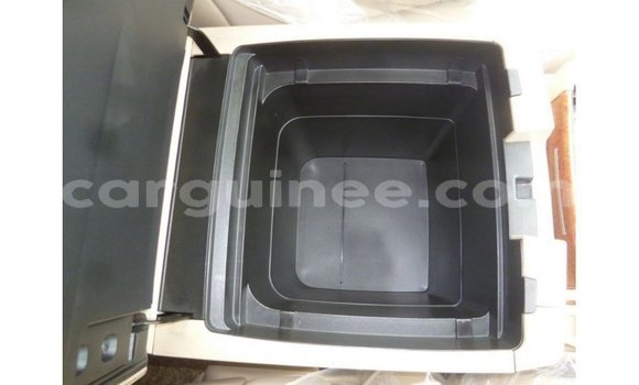 Buy Import Toyota Land Cruiser White Car in Import - Dubai in Conakry Buy Import Toyota Land Cruiser White Car in Import - Dubai in Conakry