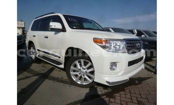 Buy Import Toyota Land Cruiser White Car in Import - Dubai in Conakry Buy Import Toyota Land Cruiser White Car in Import - Dubai in Conakry