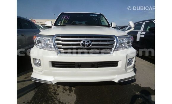 Buy Import Toyota Land Cruiser White Car in Import - Dubai in Conakry Buy Import Toyota Land Cruiser White Car in Import - Dubai in Conakry