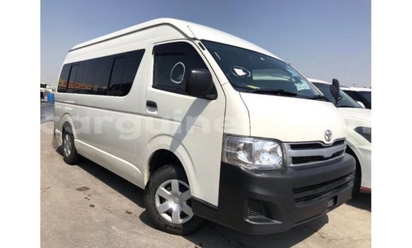 Acheter Import Voiture Toyota Hiace Blanc à Import - Dubai, Conakry Acheter Import Voiture Toyota Hiace Blanc à Import - Dubai, Conakry