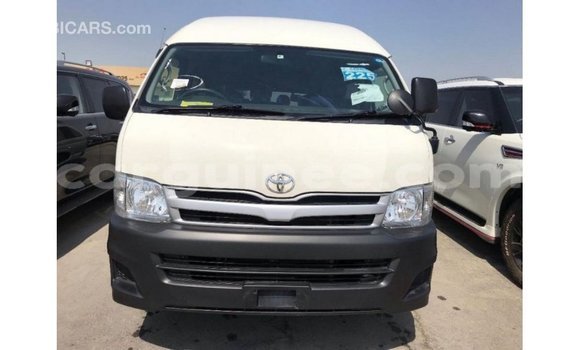 Acheter Import Voiture Toyota Hiace Blanc à Import - Dubai, Conakry Acheter Import Voiture Toyota Hiace Blanc à Import - Dubai, Conakry