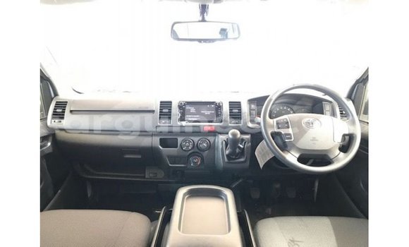 Buy Import Toyota Hiace White Car in Import - Dubai in Conakry Buy Import Toyota Hiace White Car in Import - Dubai in Conakry