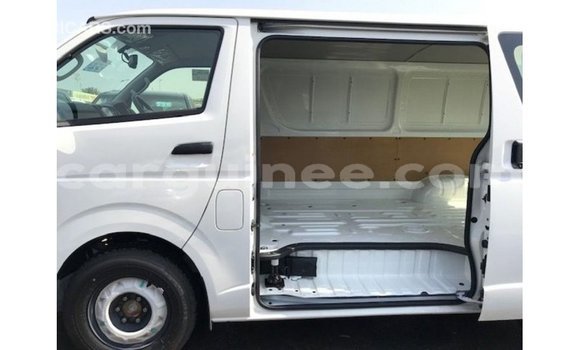 Buy Import Toyota Hiace White Car in Import - Dubai in Conakry Buy Import Toyota Hiace White Car in Import - Dubai in Conakry