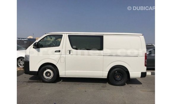 Acheter Import Voiture Toyota Hiace Blanc à Import - Dubai, Conakry Acheter Import Voiture Toyota Hiace Blanc à Import - Dubai, Conakry