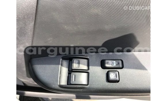 Acheter Import Voiture Toyota Hiace Blanc à Import - Dubai, Conakry Acheter Import Voiture Toyota Hiace Blanc à Import - Dubai, Conakry