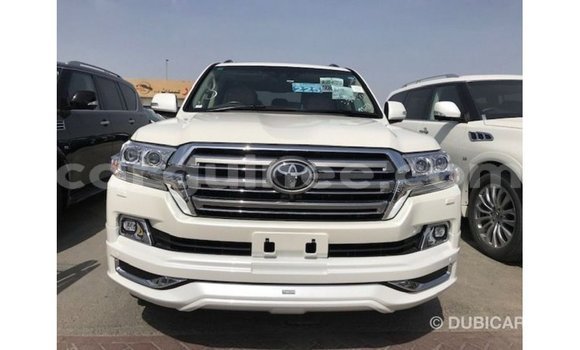 Buy Import Toyota Land Cruiser White Car in Import - Dubai in Conakry Buy Import Toyota Land Cruiser White Car in Import - Dubai in Conakry