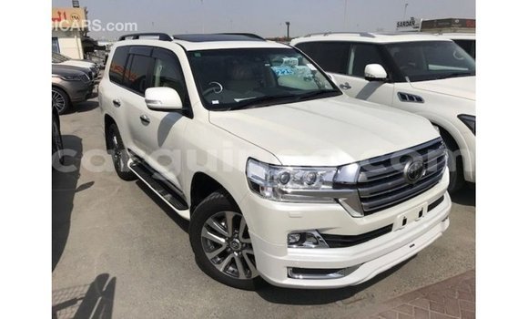 Buy Import Toyota Land Cruiser White Car in Import - Dubai in Conakry Buy Import Toyota Land Cruiser White Car in Import - Dubai in Conakry