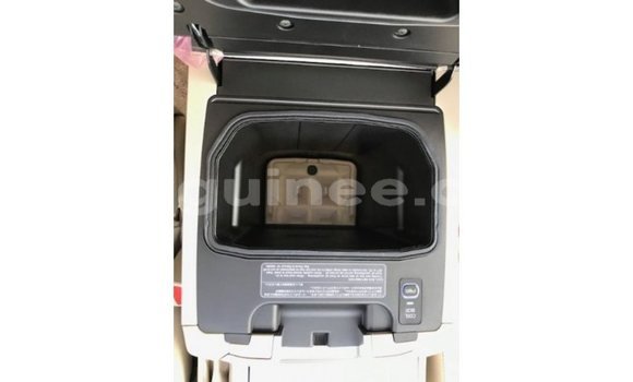 Buy Import Toyota Land Cruiser White Car in Import - Dubai in Conakry Buy Import Toyota Land Cruiser White Car in Import - Dubai in Conakry