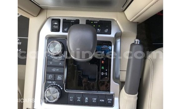 Buy Import Toyota Land Cruiser White Car in Import - Dubai in Conakry Buy Import Toyota Land Cruiser White Car in Import - Dubai in Conakry