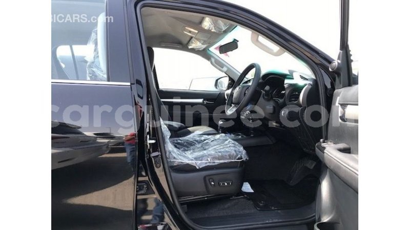 Big with watermark toyota hilux conakry import dubai 4648