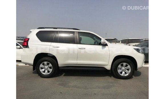 Acheter Import Voiture Toyota Prado Blanc à Import - Dubai, Conakry Acheter Import Voiture Toyota Prado Blanc à Import - Dubai, Conakry