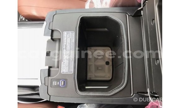 Acheter Import Voiture Toyota Land Cruiser Noir à Import - Dubai, Conakry Acheter Import Voiture Toyota Land Cruiser Noir à Import - Dubai, Conakry