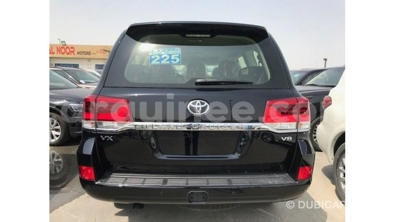 Big with watermark toyota land cruiser conakry import dubai 4654