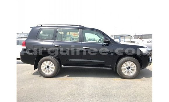 Buy Import Toyota Land Cruiser Black Car in Import - Dubai in Conakry Buy Import Toyota Land Cruiser Black Car in Import - Dubai in Conakry