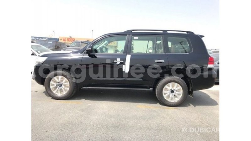 Big with watermark toyota land cruiser conakry import dubai 4654